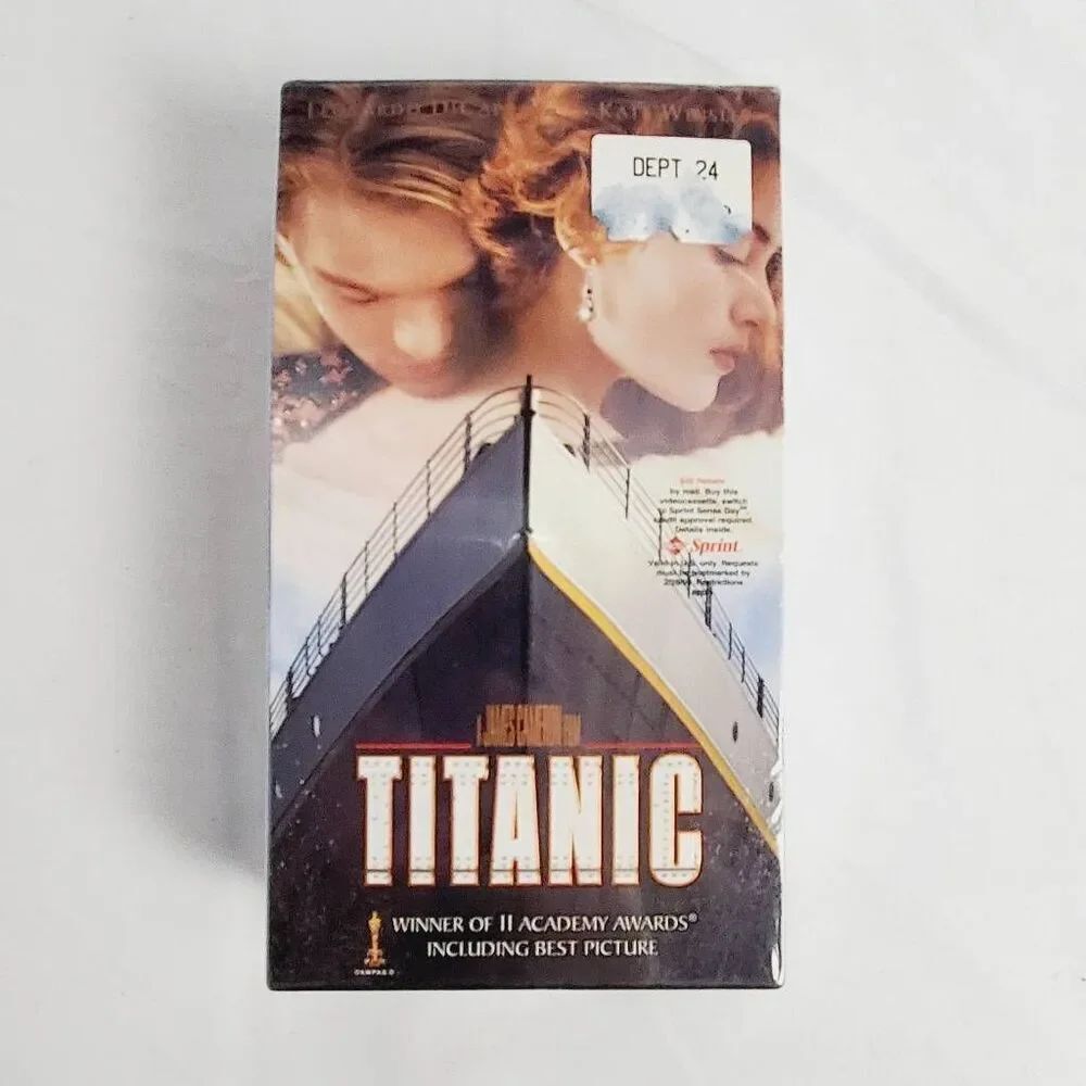 Titanic 1997 VHS 2-Tape Set New Sealed Leonardo DiCaprio